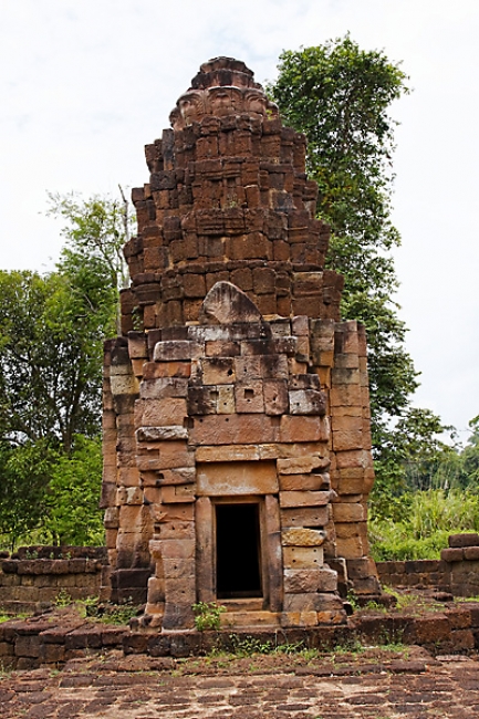 26-Prasat Ta Muen Toch-015